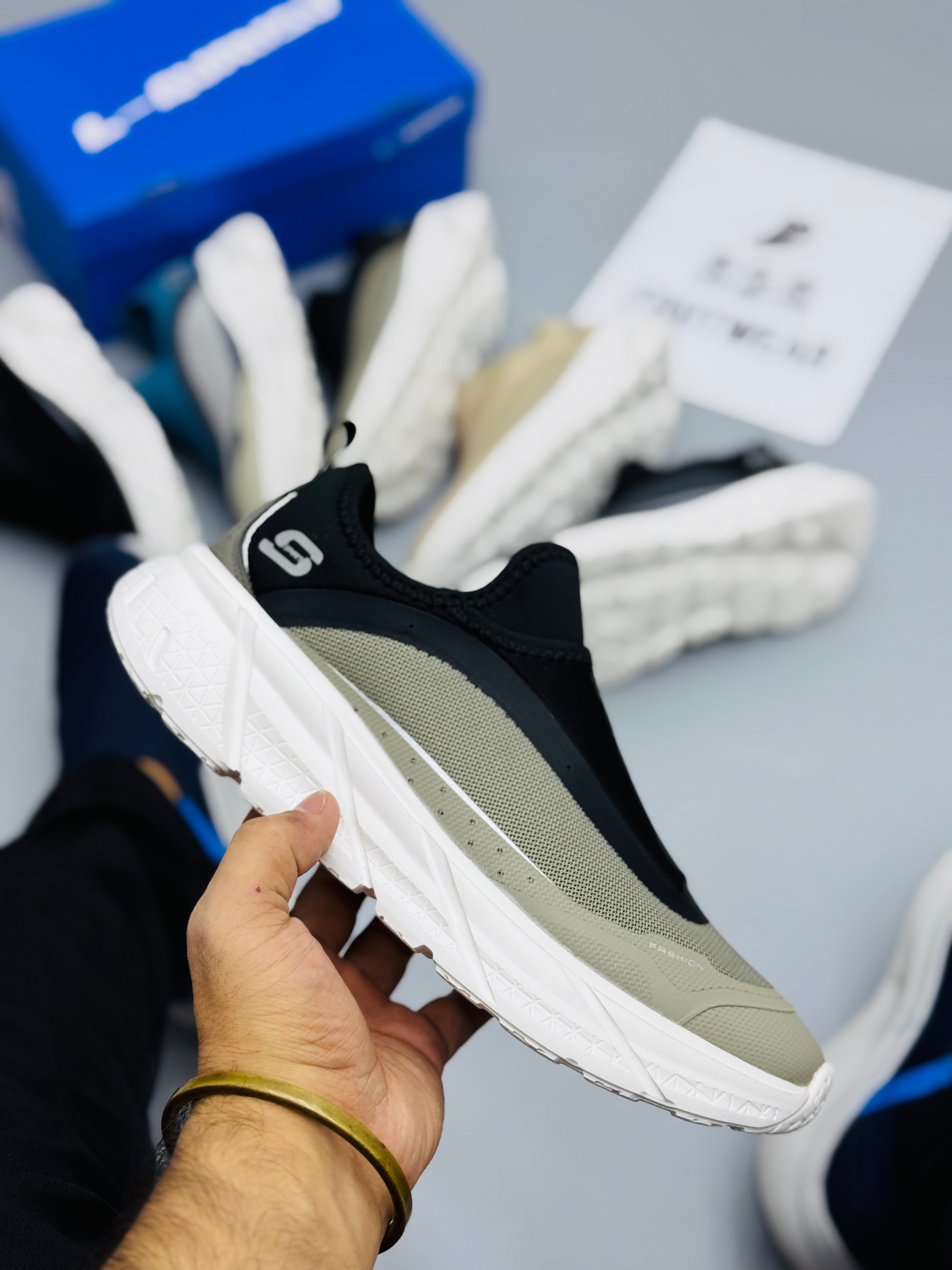 LI-NING RUNNING SHOES