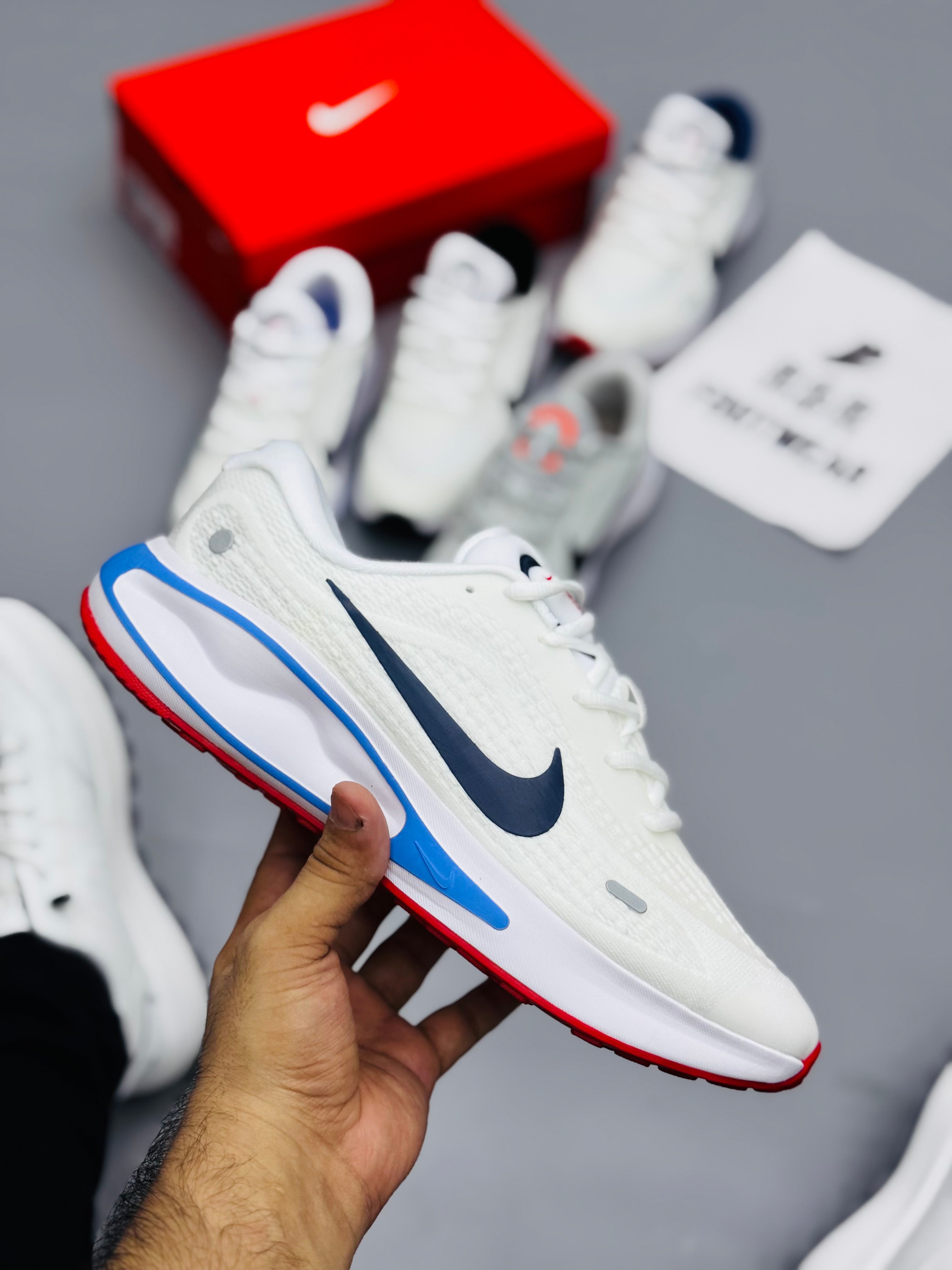 NK Journey Run Men's Road Running Shoes