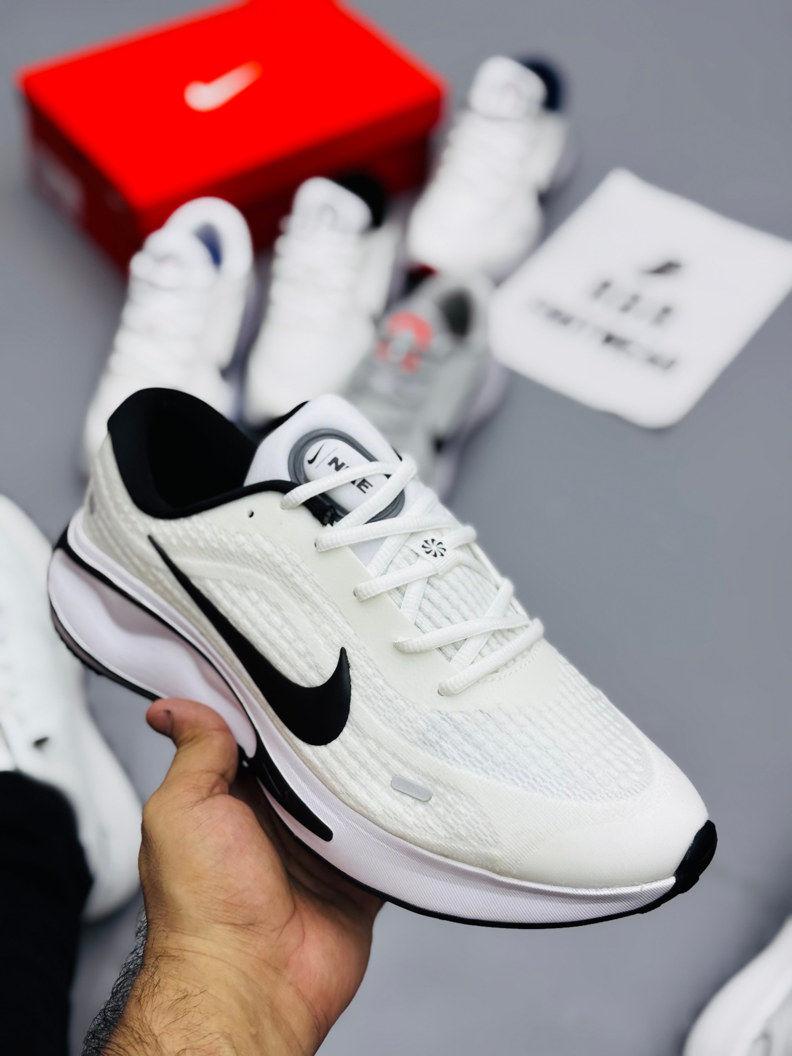 NK Journey Run Men's Road Running Shoes