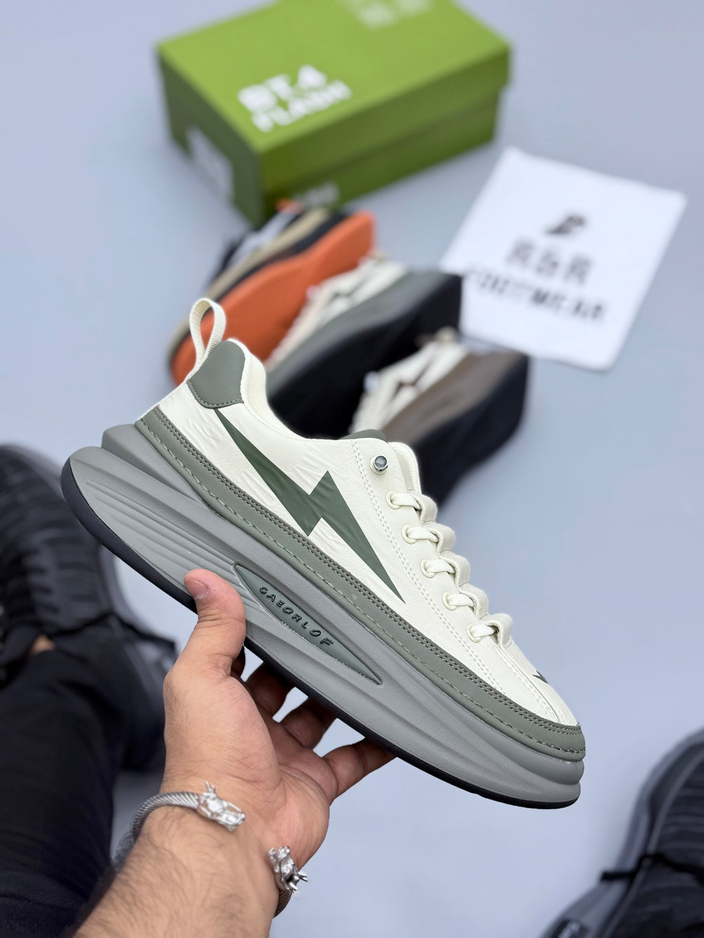 Flash Sneakers