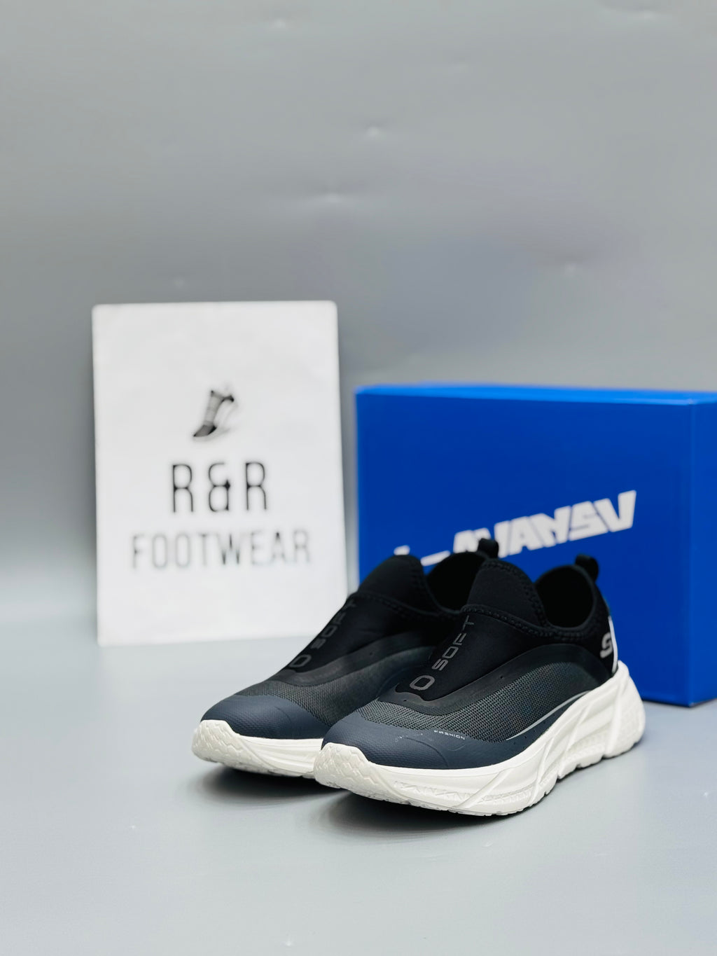LI-NING RUNNING SHOES