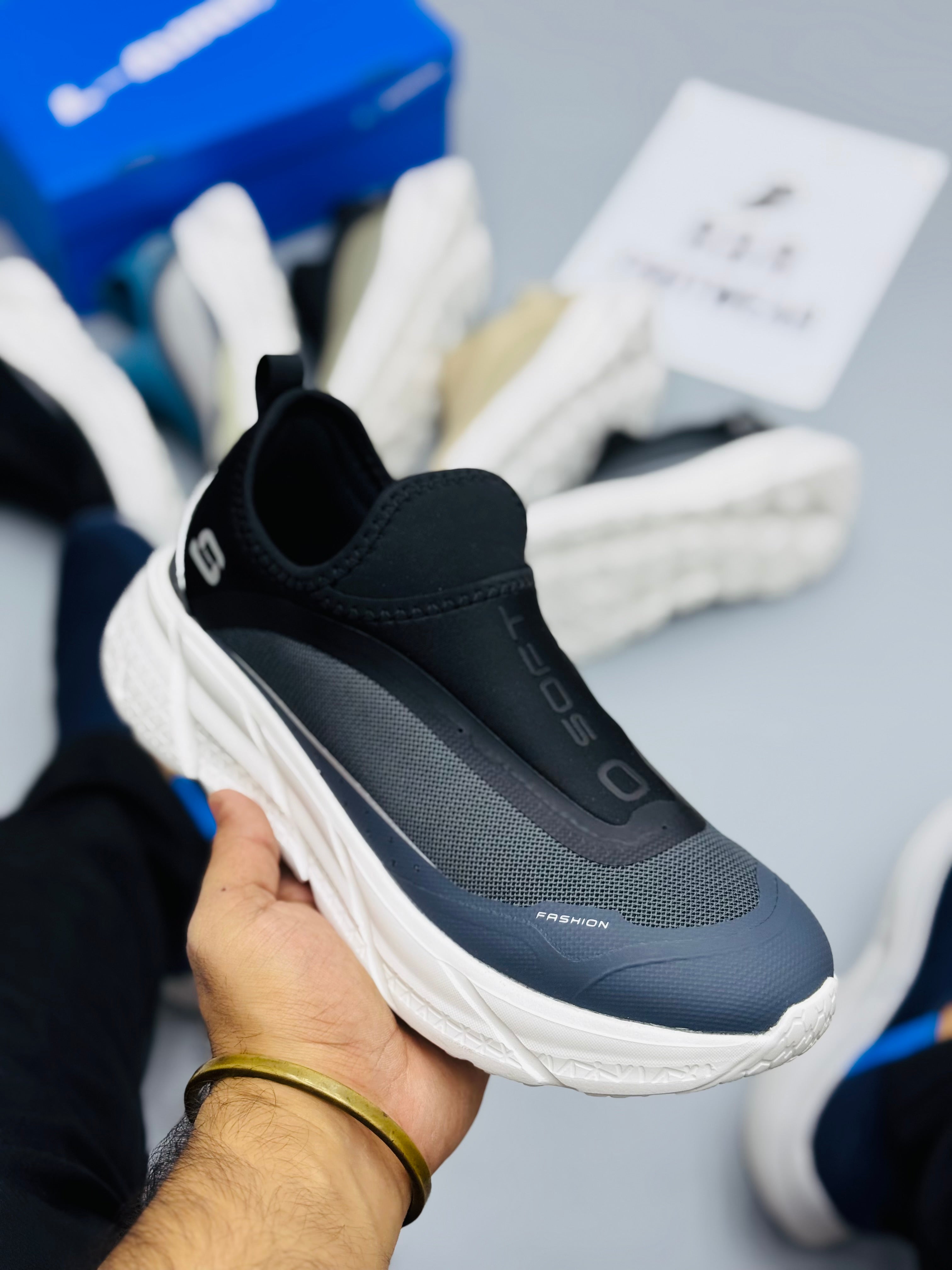 LI-NING RUNNING SHOES