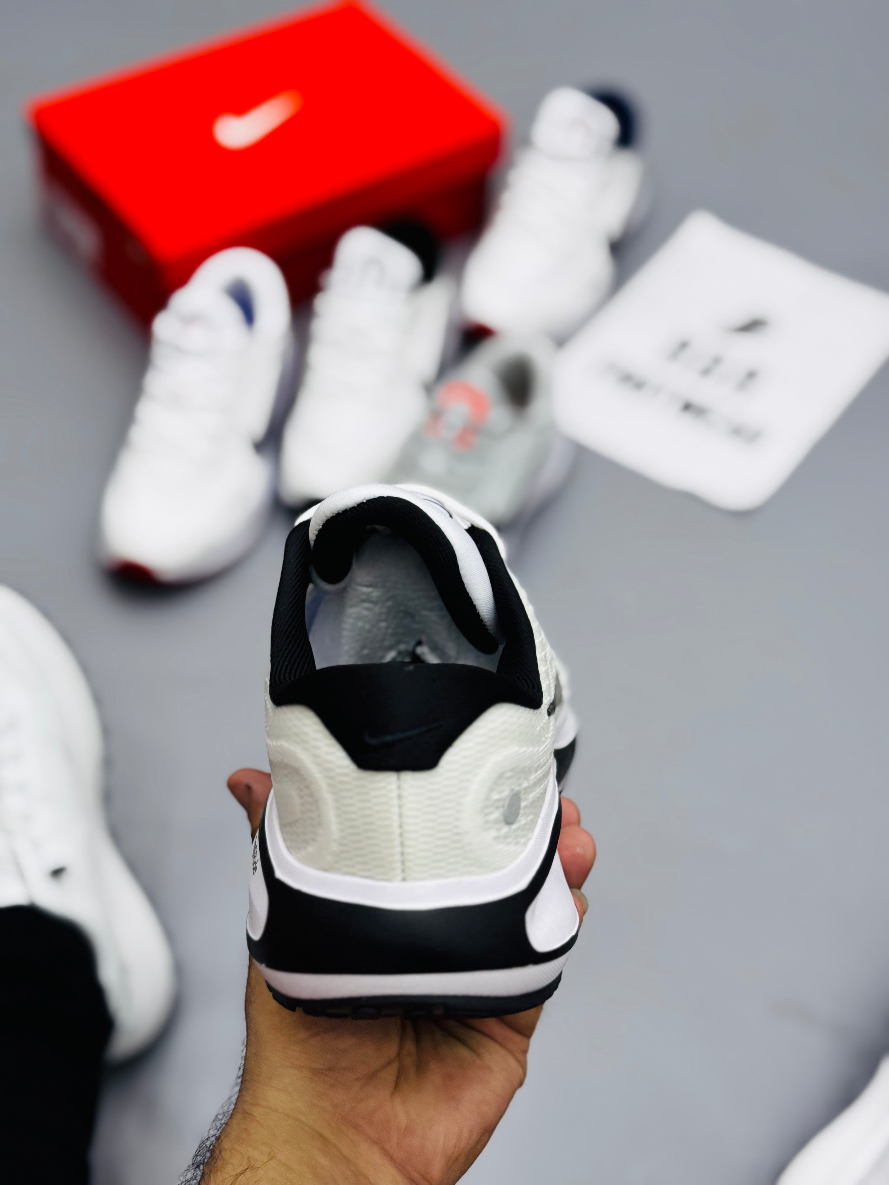 NK Journey Run Men's Road Running Shoes