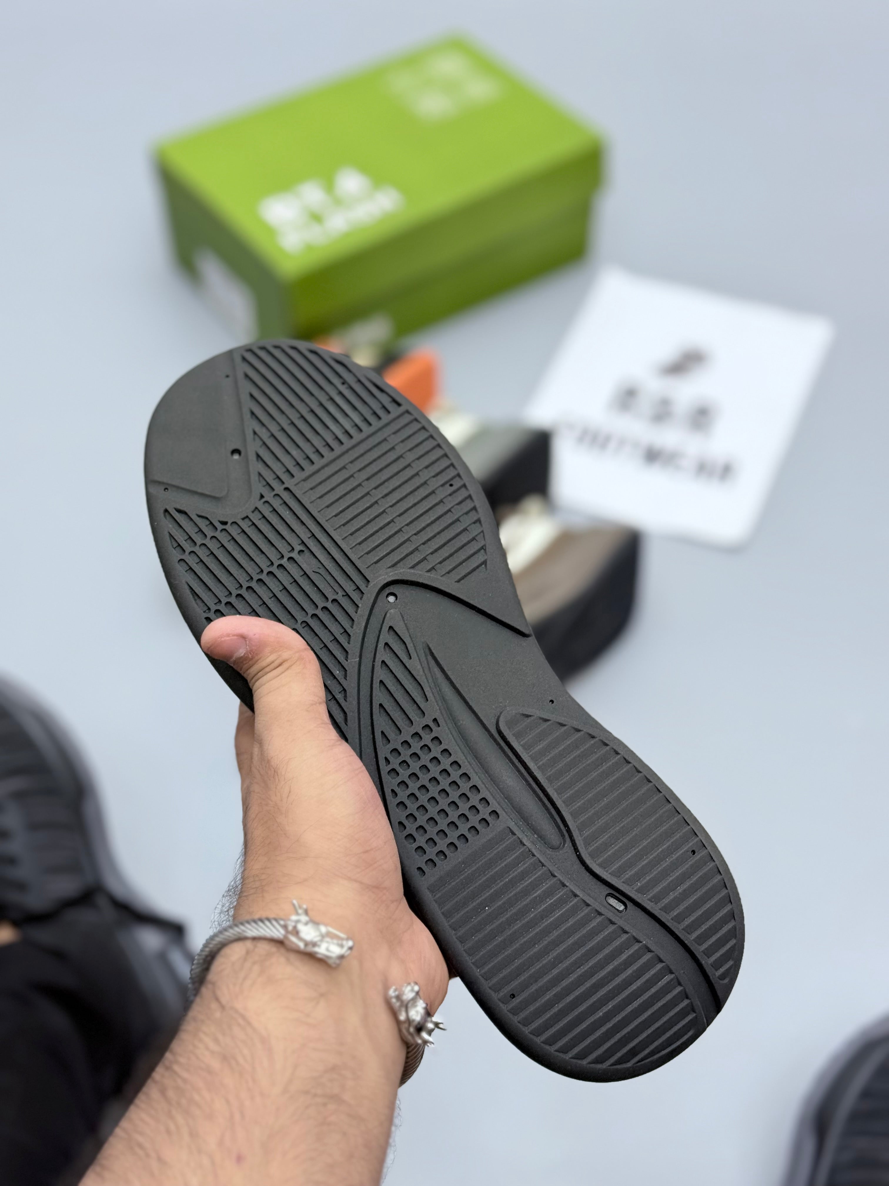 Flash Sneakers