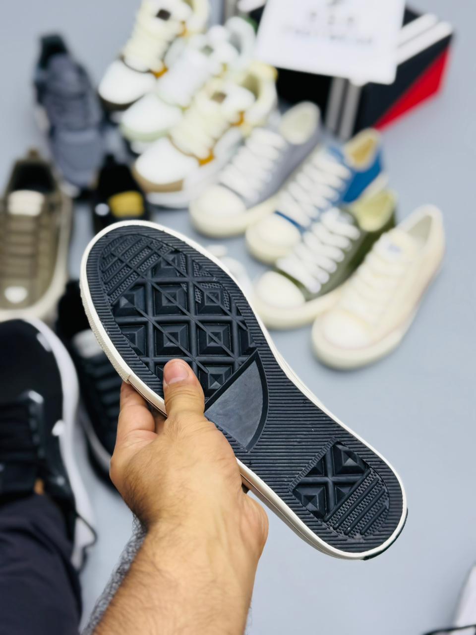 CANVA Sneakers